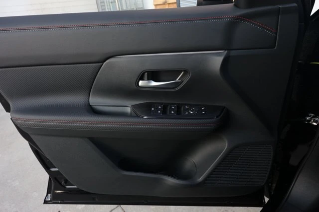 2025 Nissan Kicks SR - Photo 23