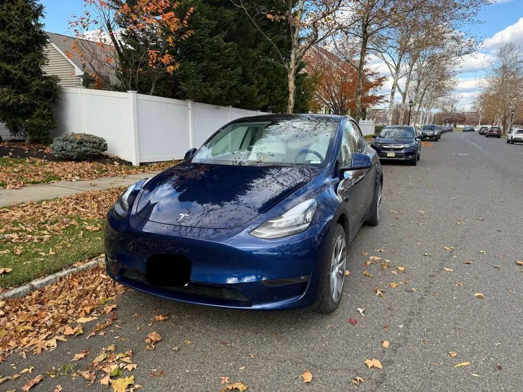 2023 Tesla Model Y Long Range photo 4