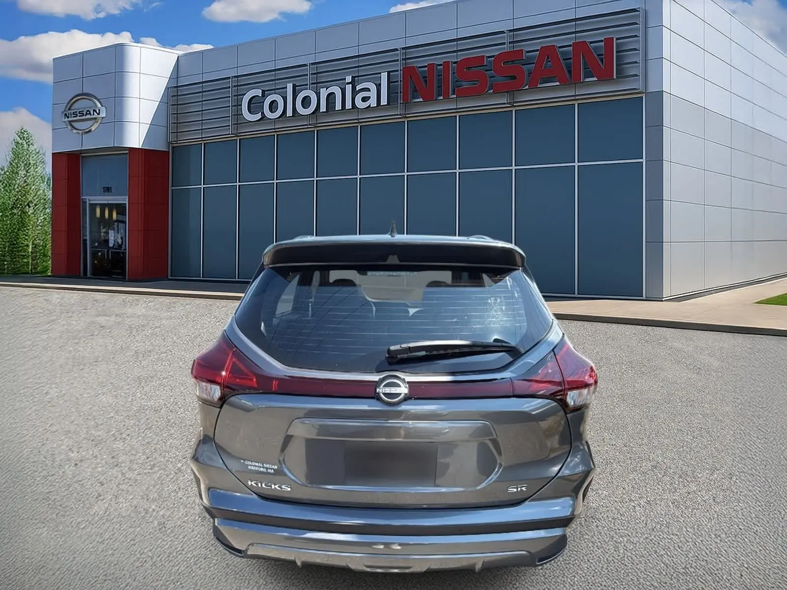 2024 Nissan Kicks SR photo 3