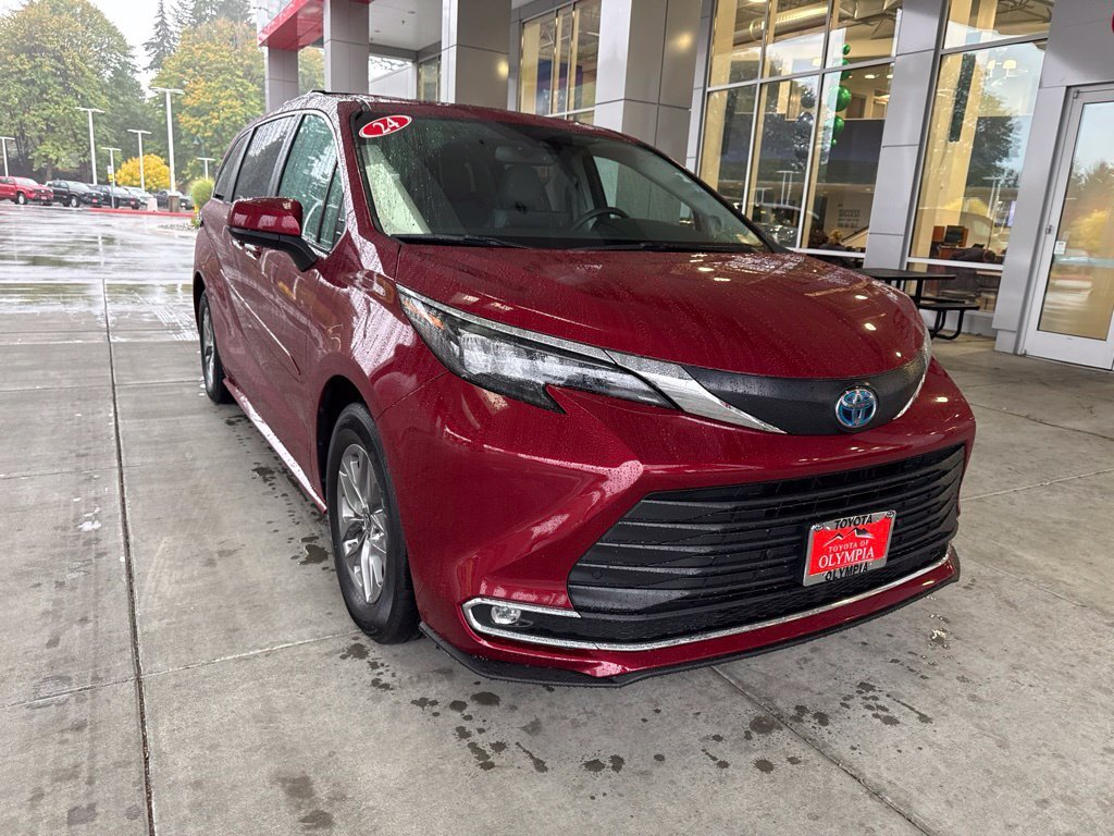 2024 Toyota Sienna XLE