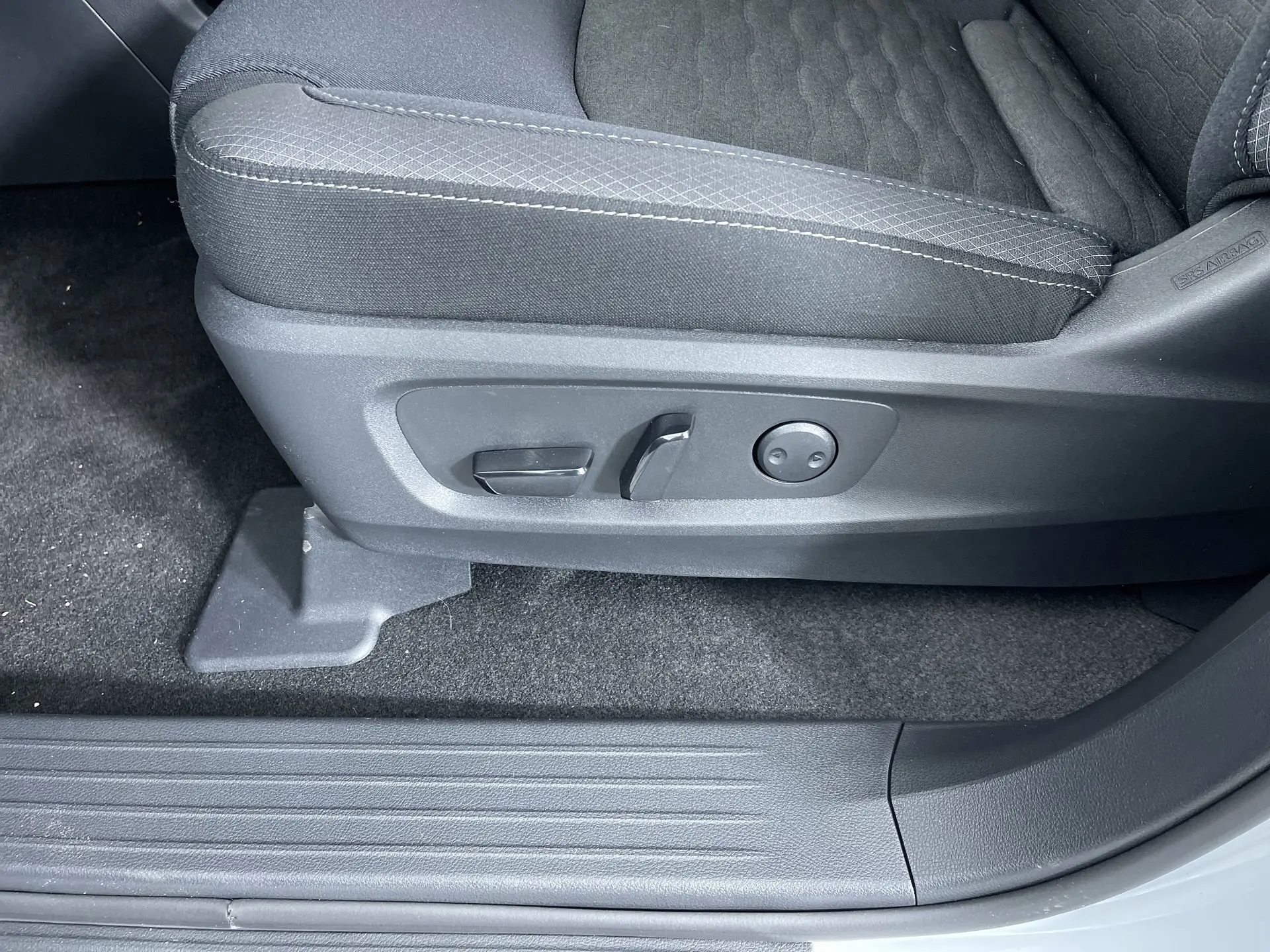 2025 Nissan Pathfinder SV photo 10