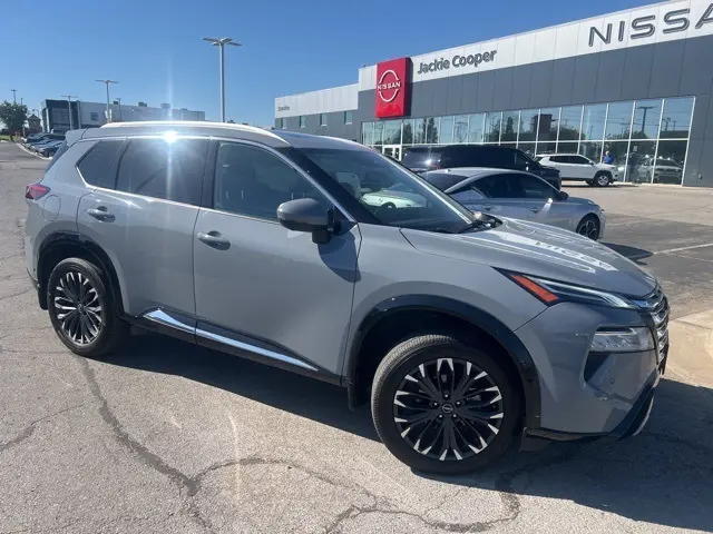 2024 Nissan Rogue Platinum photo 8