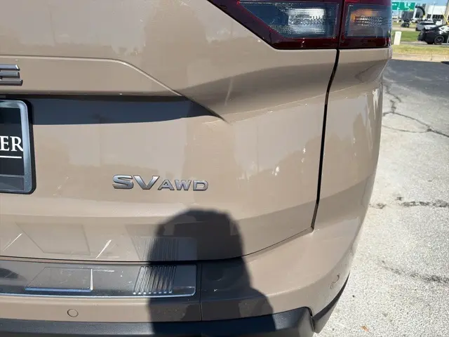 2024 Nissan Rogue SV photo 3