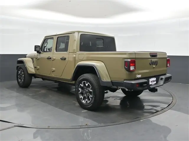 2025 Jeep Gladiator Sport S photo 4