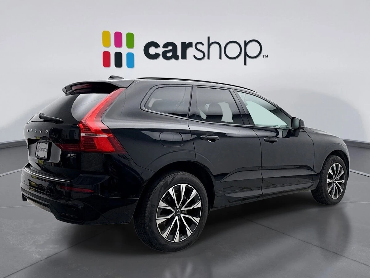 2025 Volvo - image 5