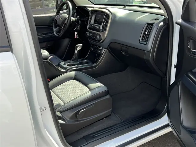 2022 Chevrolet Colorado Z71 photo 23