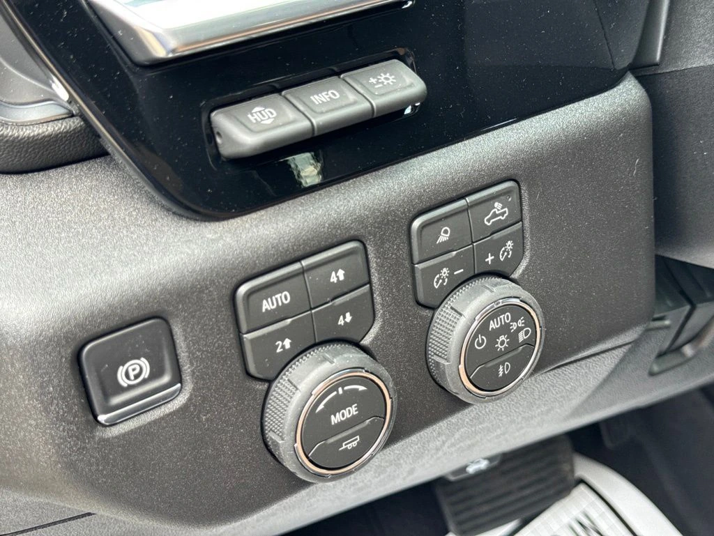 2026 Chevrolet Silverado 3500 HD High Country - Photo 13