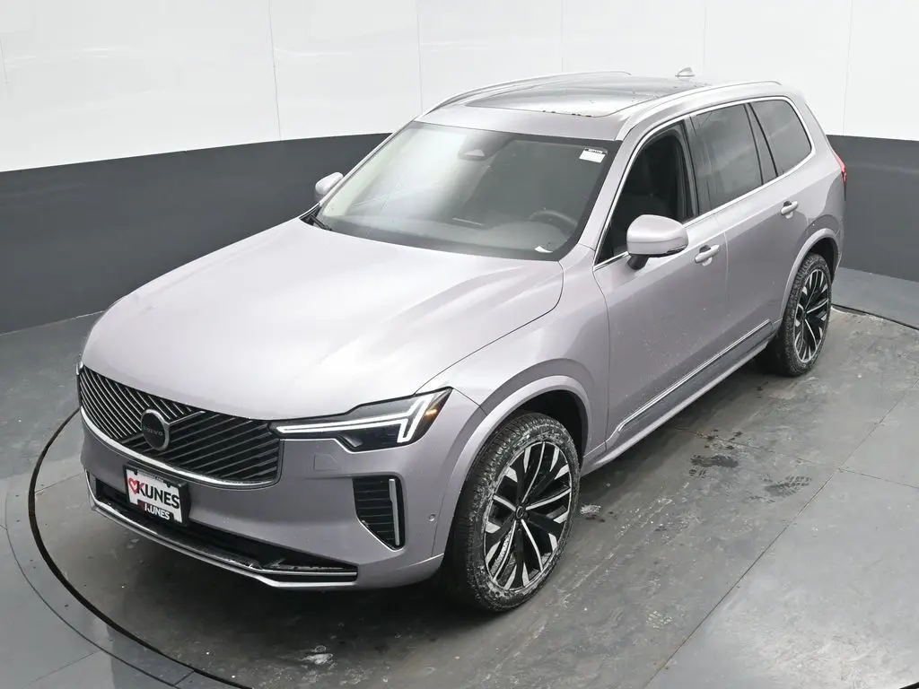 2026 Volvo - image 32