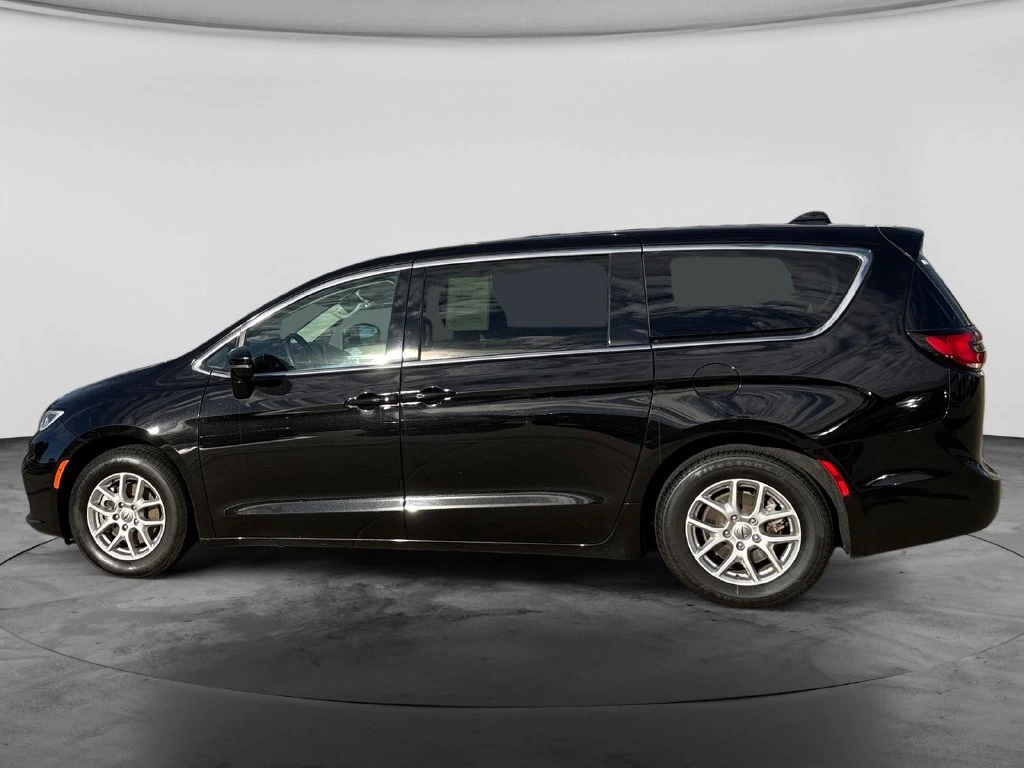 2024 Chrysler Pacifica Touring L - Photo 6