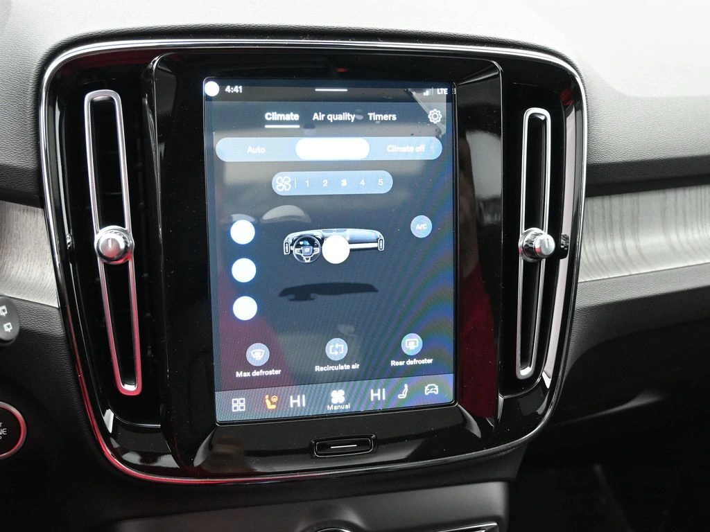 2026 Volvo - image 14