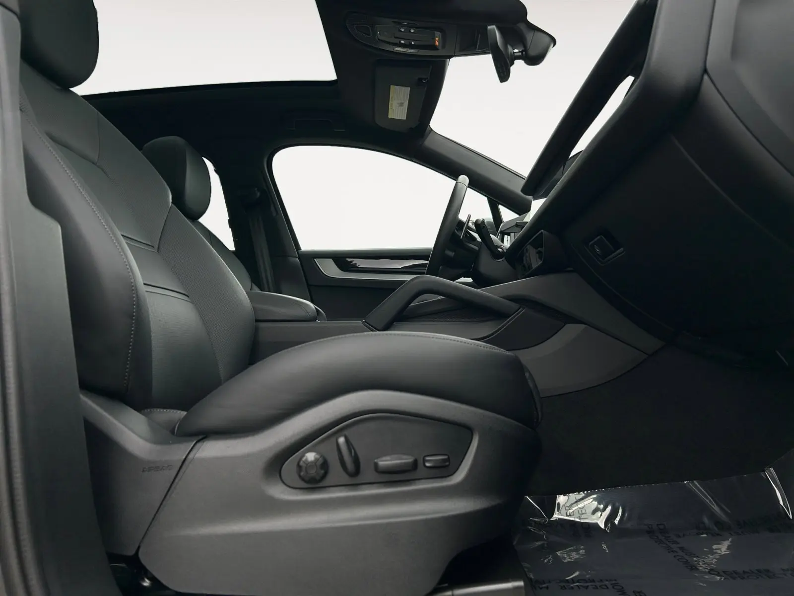 2025 Porsche Cayenne Coupe Base photo 15