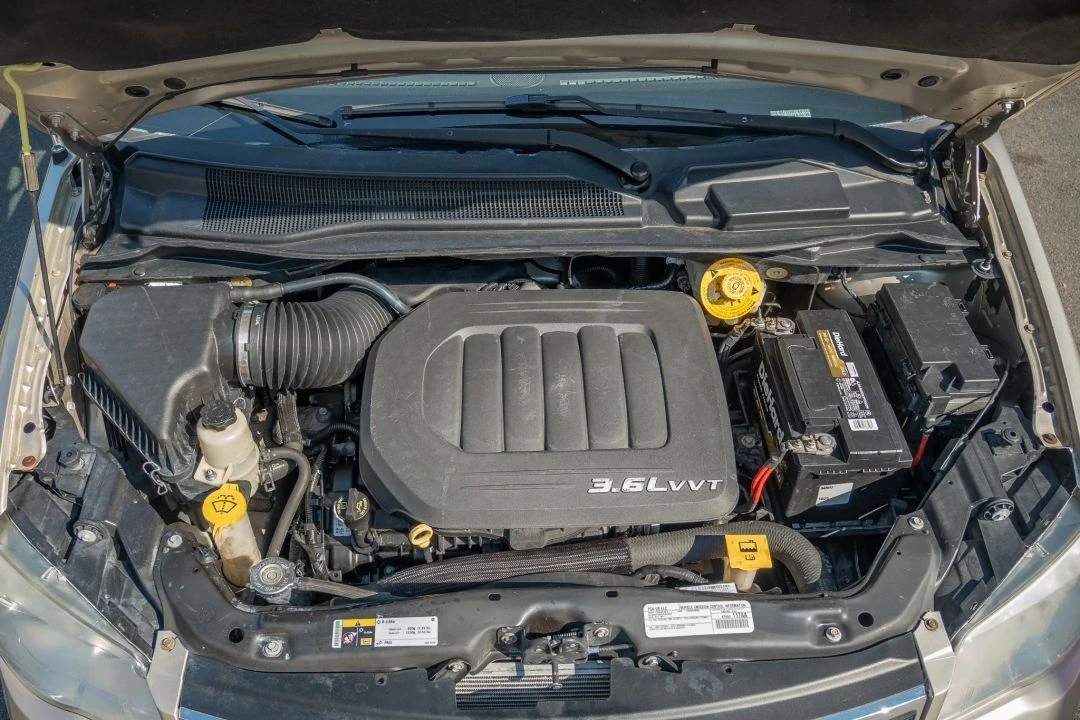 2015 Chrysler Town & Country Limited Platinum - Photo 30