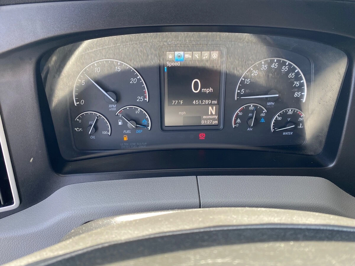 2024 Freightliner Cascadia - image 11