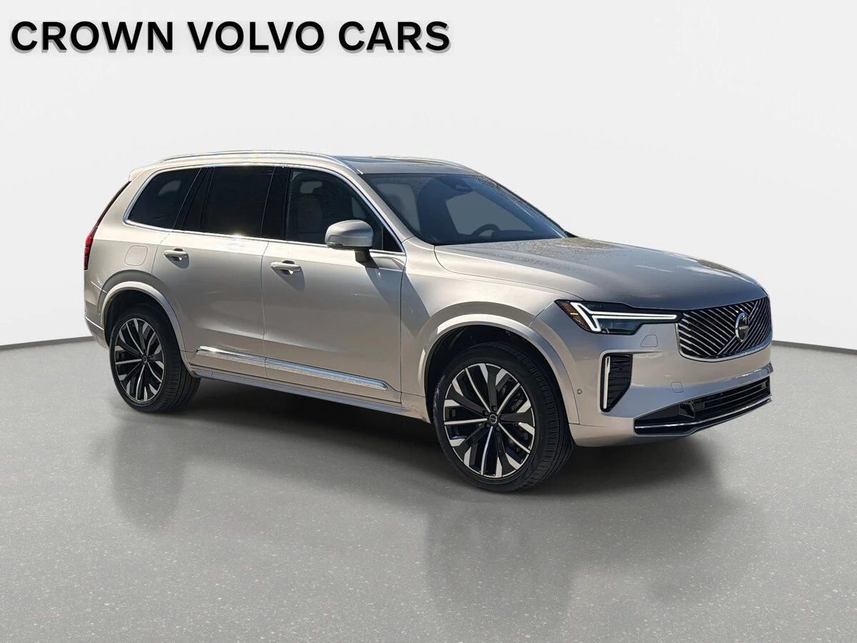 2026 Volvo - image 3
