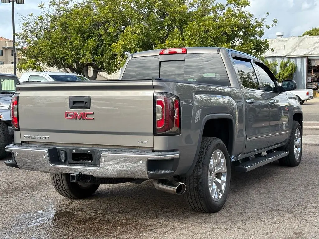 2017 Gmc Sierra SLT photo 2