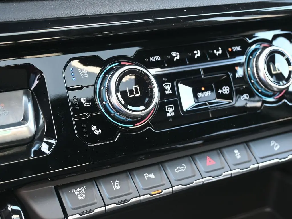 2025 Gmc Sierra HD AT4 photo 18