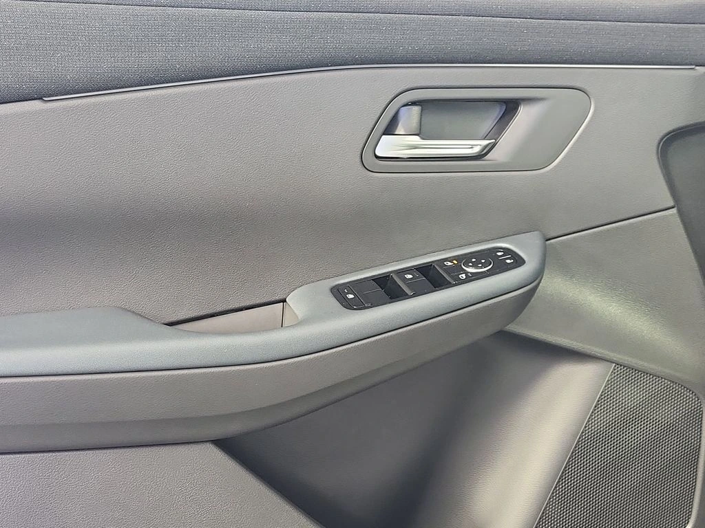 2026 Nissan LEAF SV+ - Photo 8