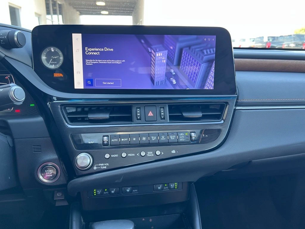2024 Lexus ES 350 - Photo 13