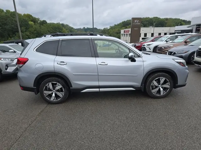 2019 Subaru Forester Touring photo 6