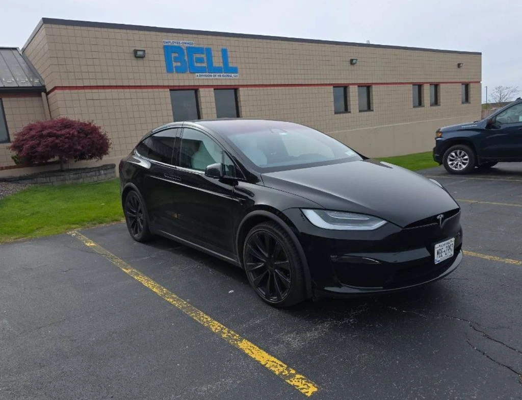 2022 Tesla Model X Long Range's photo