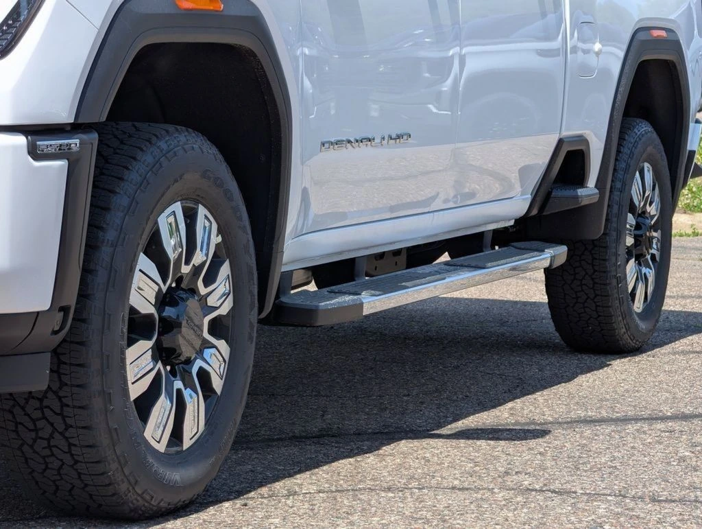 2026 GMC Sierra 3500HD Denali - Photo 6