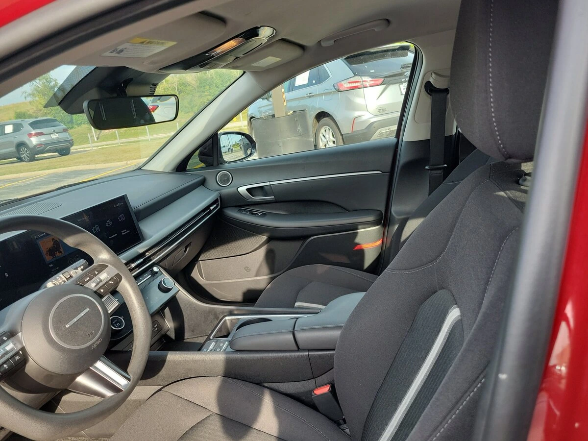 2025 Hyundai Sonata SEL - Photo 19