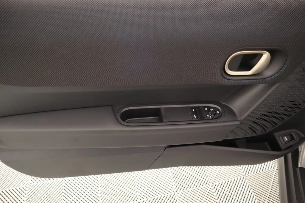 2025 MINI Hardtop 2 Door Base - Photo 15