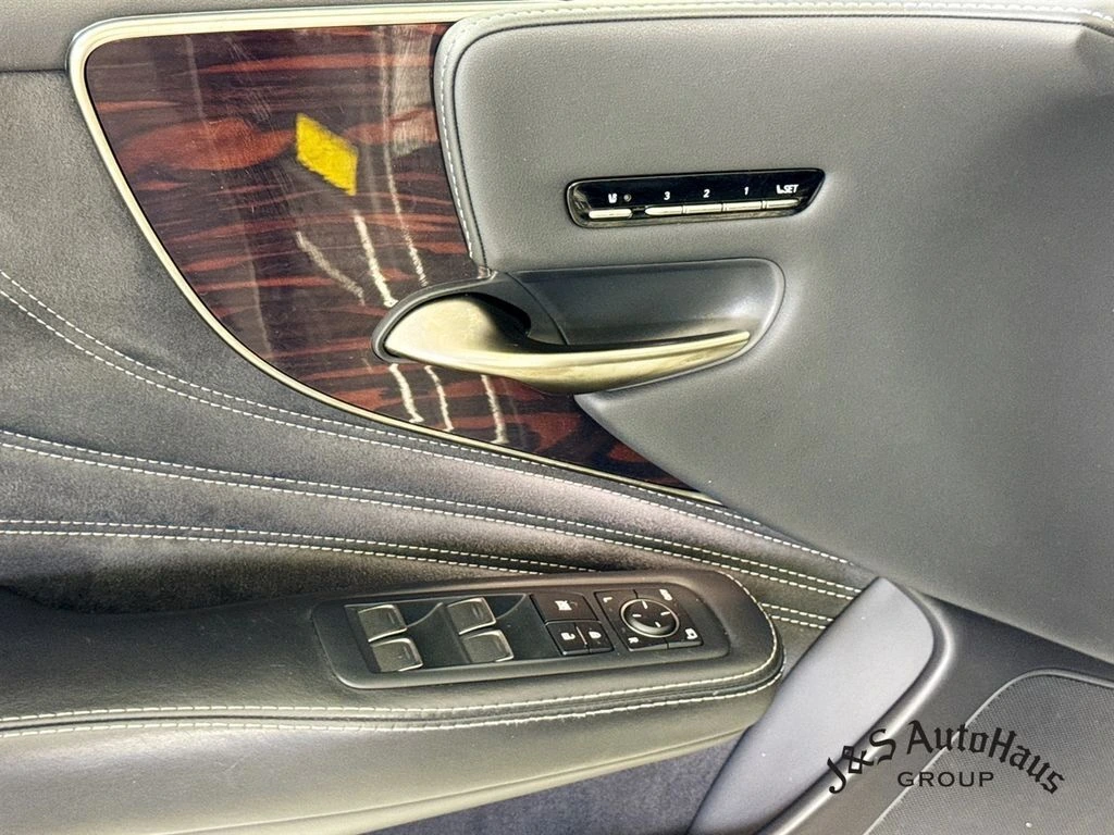 2019 Lexus LS Hybrid 500h - Photo 24