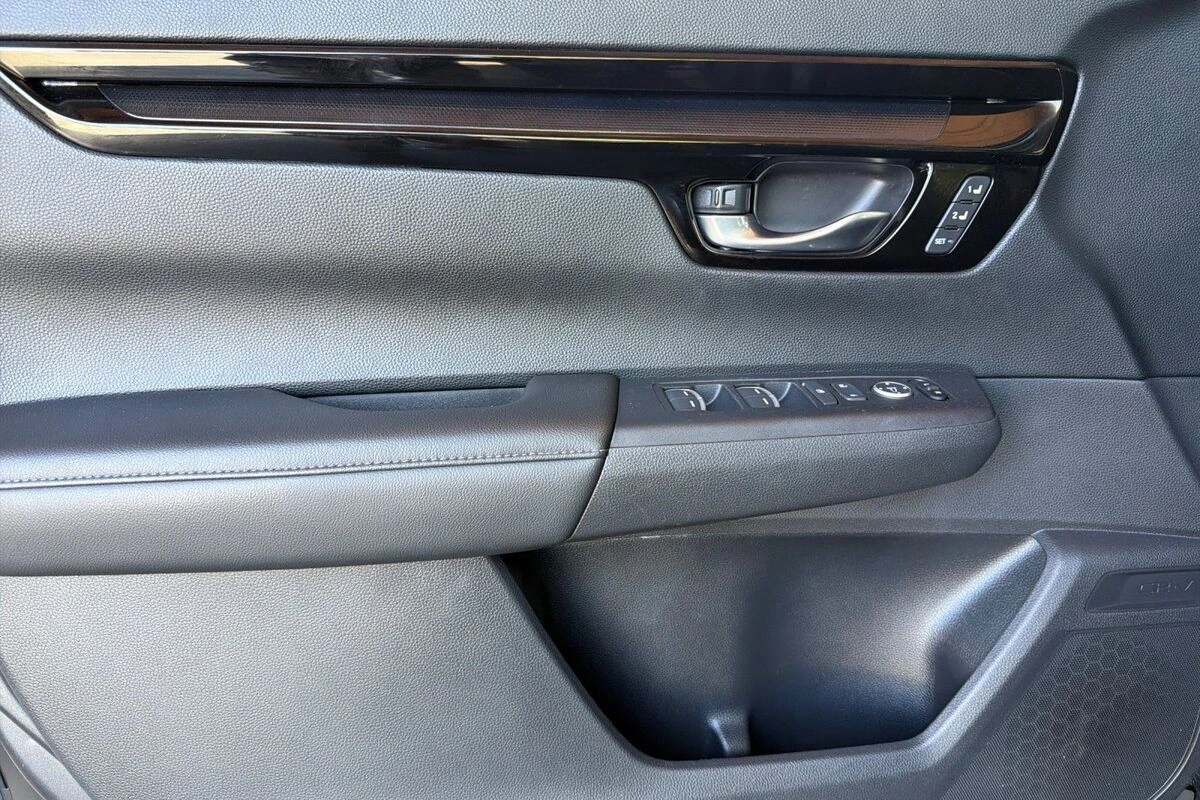 2025 Honda CR-V EX-L - Photo 11