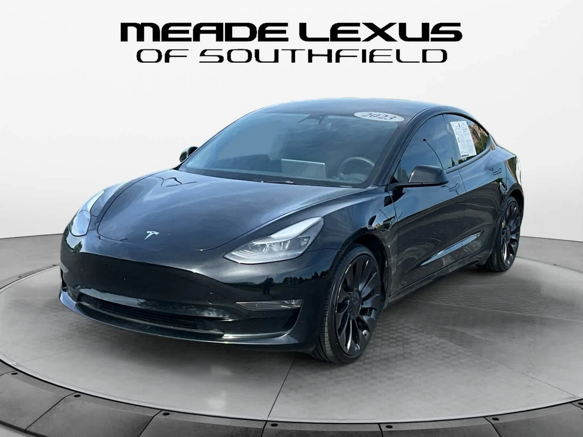 2023 Tesla Model 3 Performance's photo