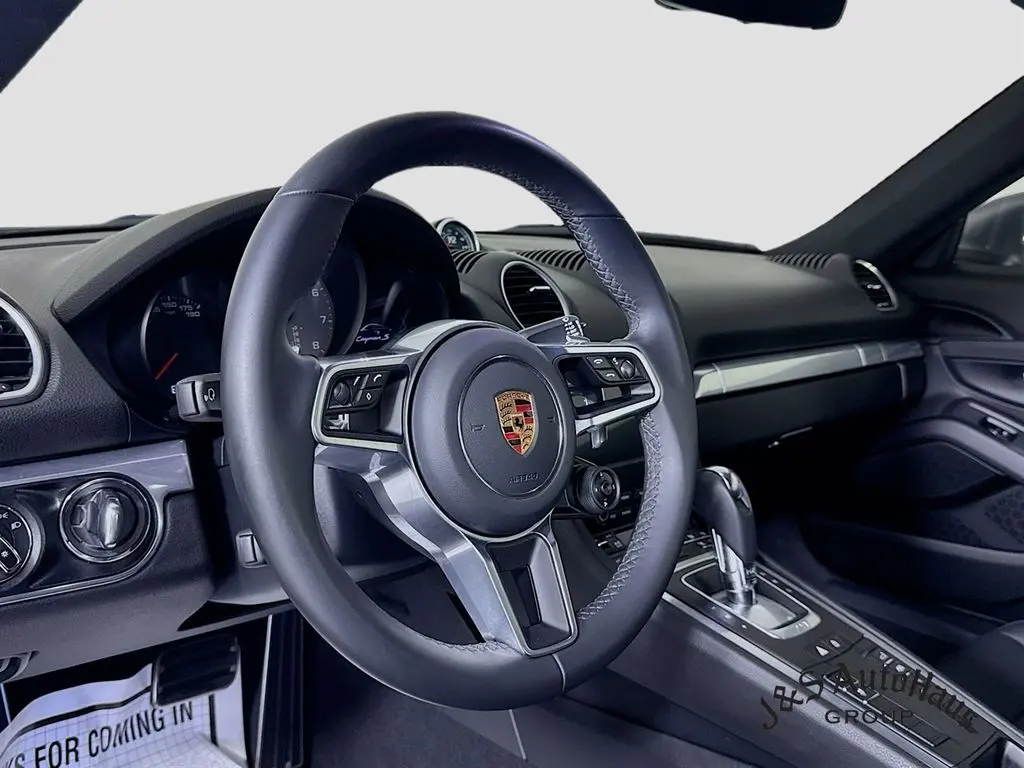 2025 Porsche Cayman S photo 9