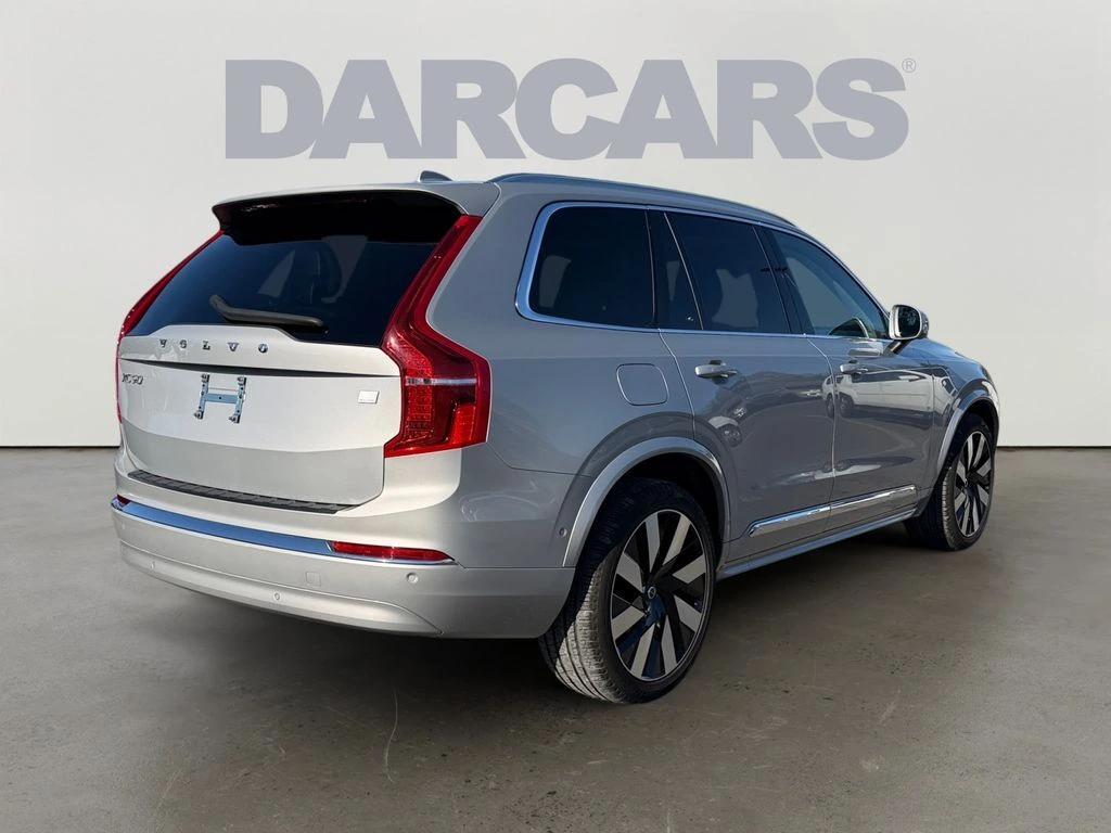 2023 Volvo - image 5