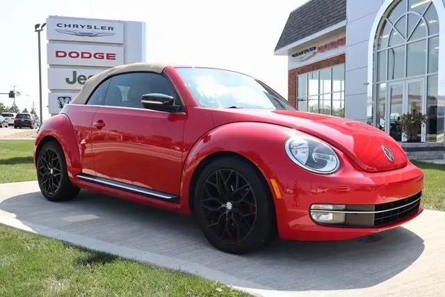 Used 2013 Volkswagen Beetle 2.0 with VIN 3VW7A7AT5DM809216 for sale in Aurora, OH