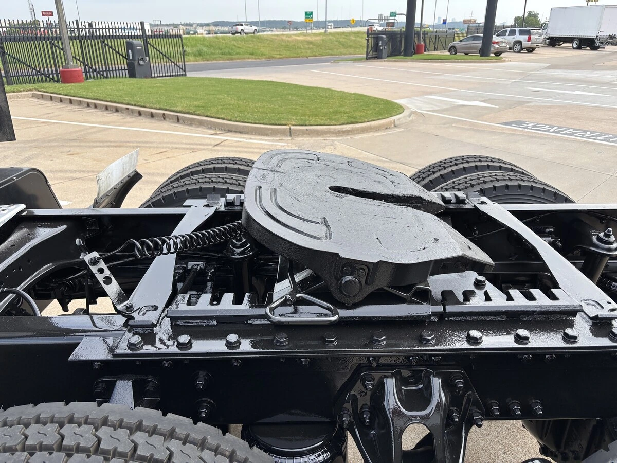 2023 Kenworth T680 — photo 8