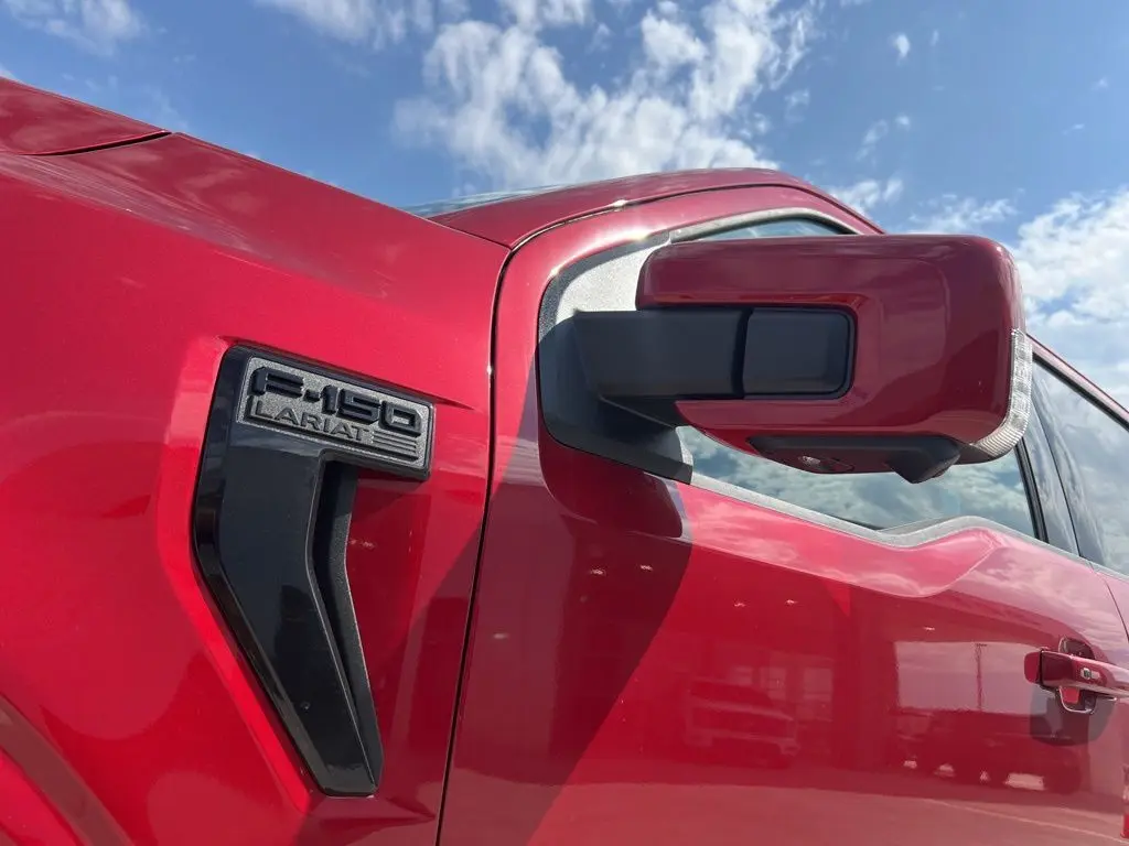 2025 Ford F-150 Lariat photo 8