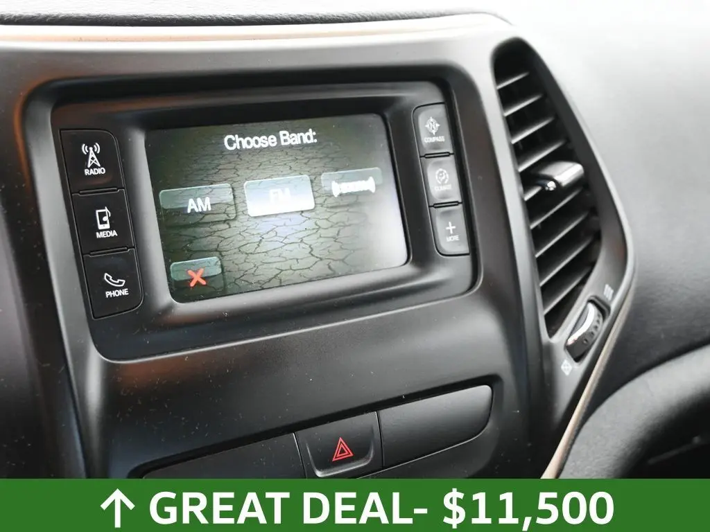 2017 Jeep Cherokee Altitude photo 16
