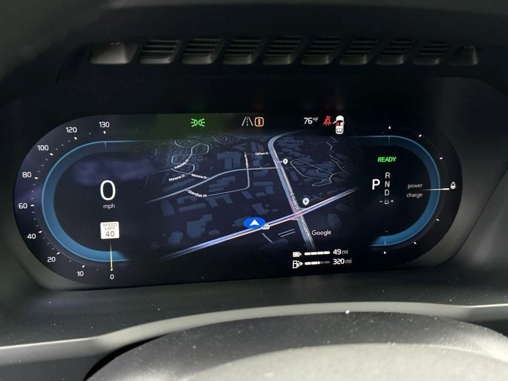 2025 Volvo - image 29