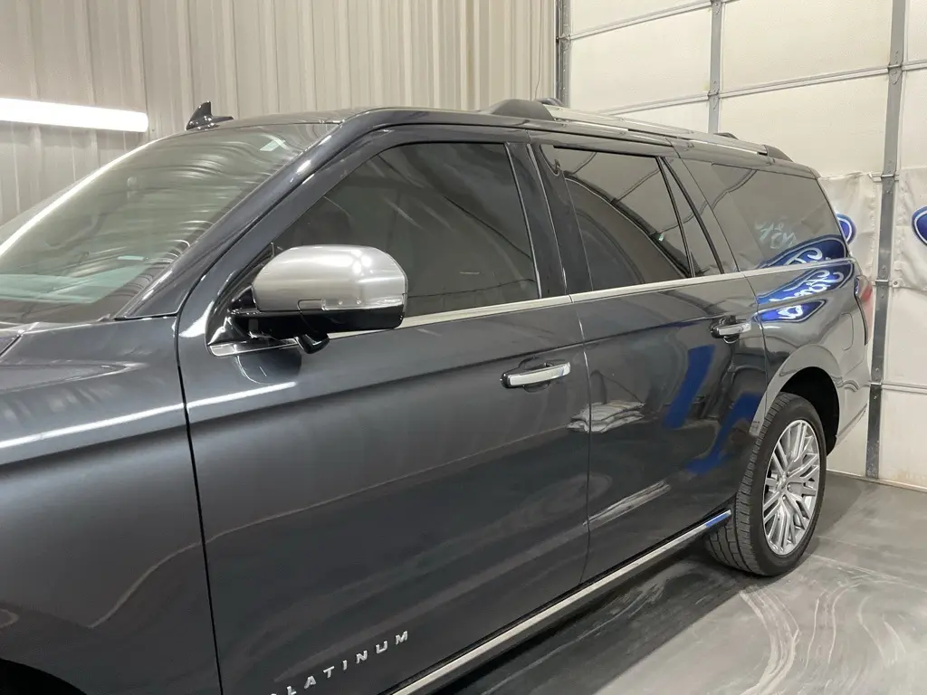 2024 Ford Expedition MAX Platinum photo 2