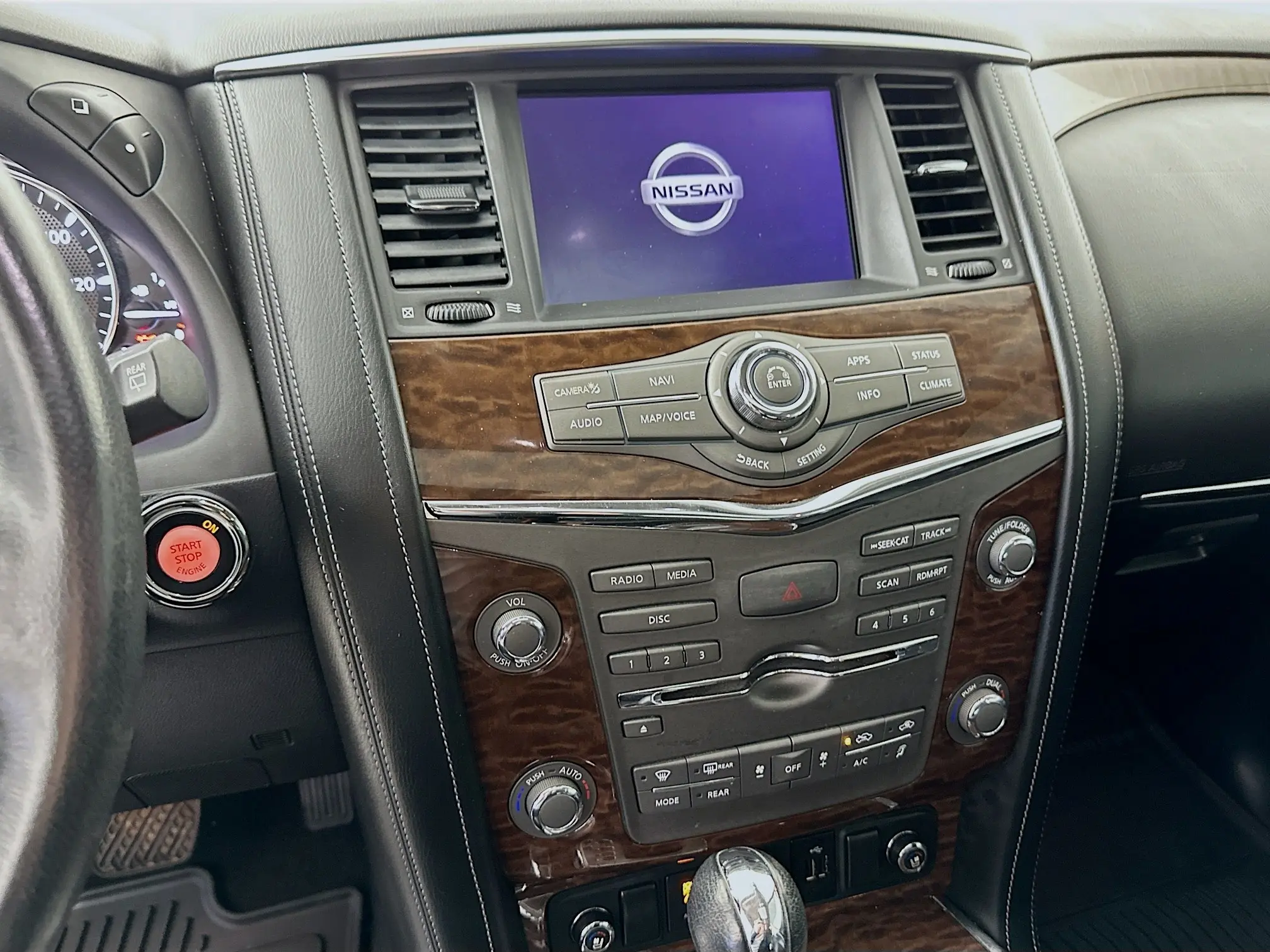 2020 Nissan Armada Platinum photo 27