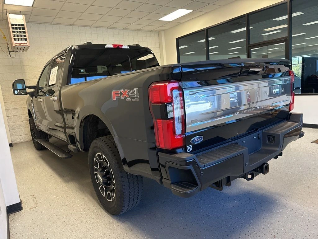 2024 Ford in Owned — photo 3