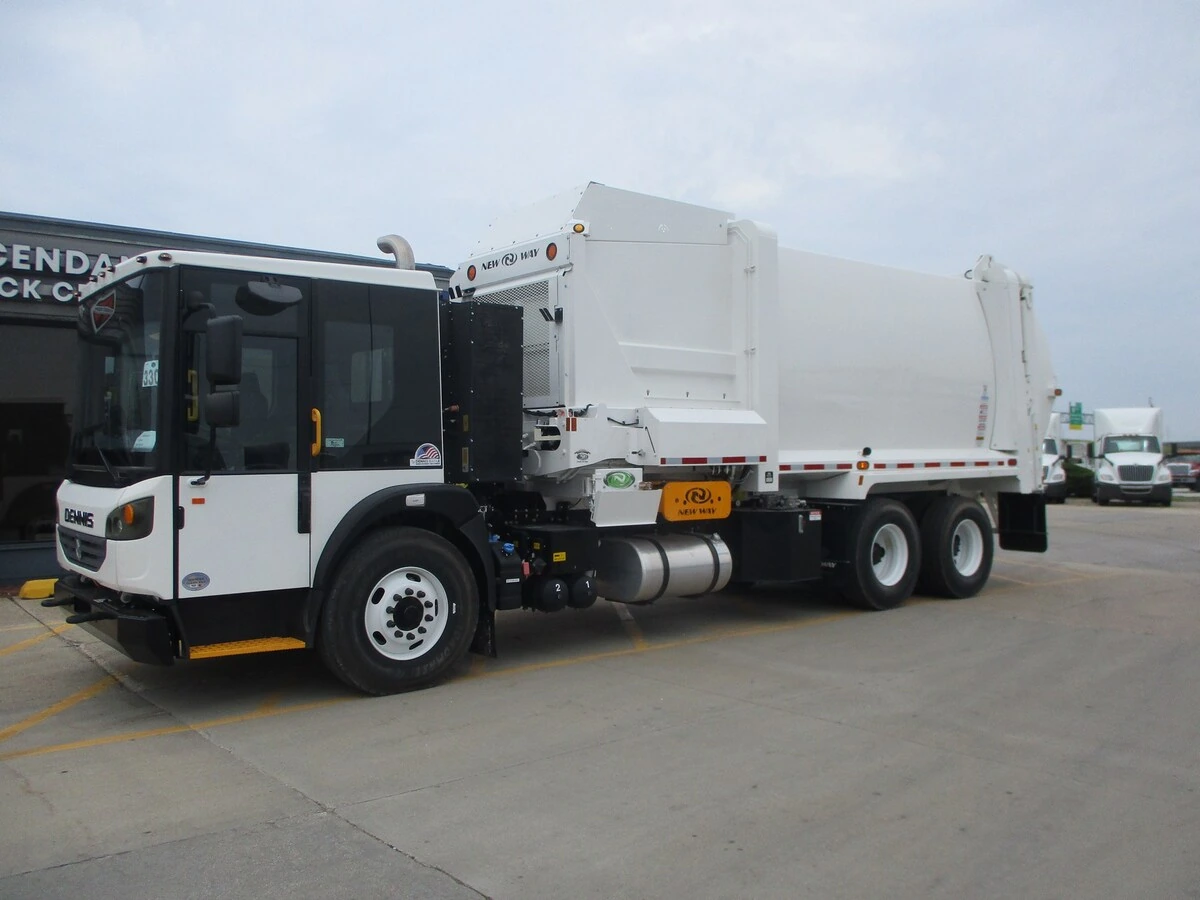 2025 Dennis Eagle in Altoona, IA