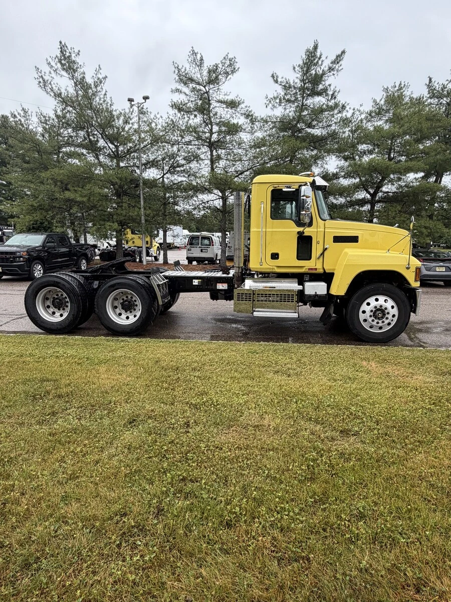 2019 Mack Pinnacle in Warminster, PA — photo 5