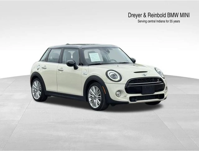 2019 MINI Hardtop Cooper S Signature's photo