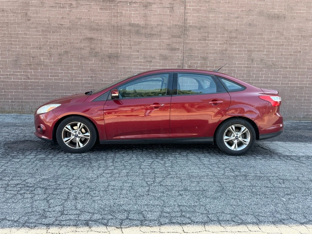Used 2014 Ford Focus SE with VIN 1FADP3F20EL280392 for sale in Kansas City