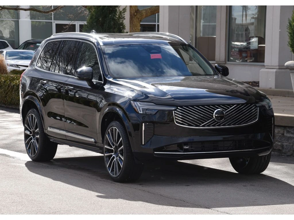 2026 Volvo - image 2