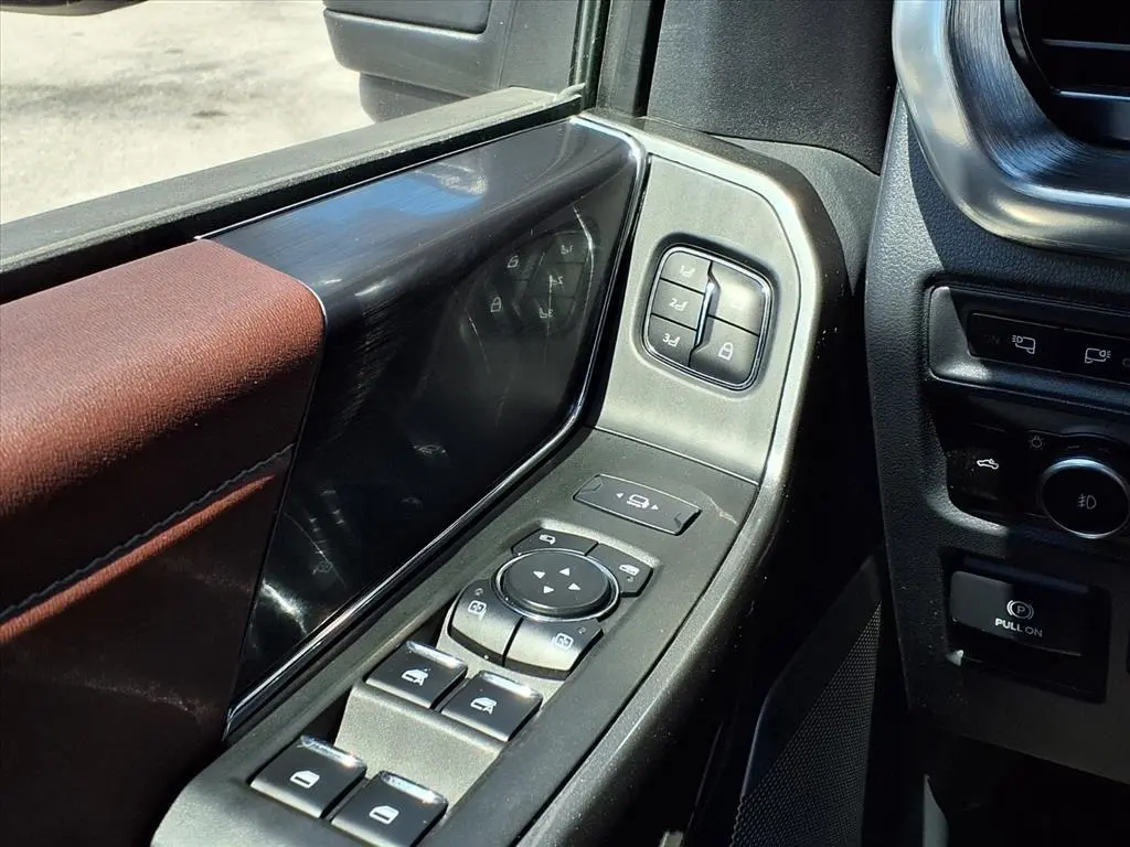 2023 Ford F-150 Lariat photo 35