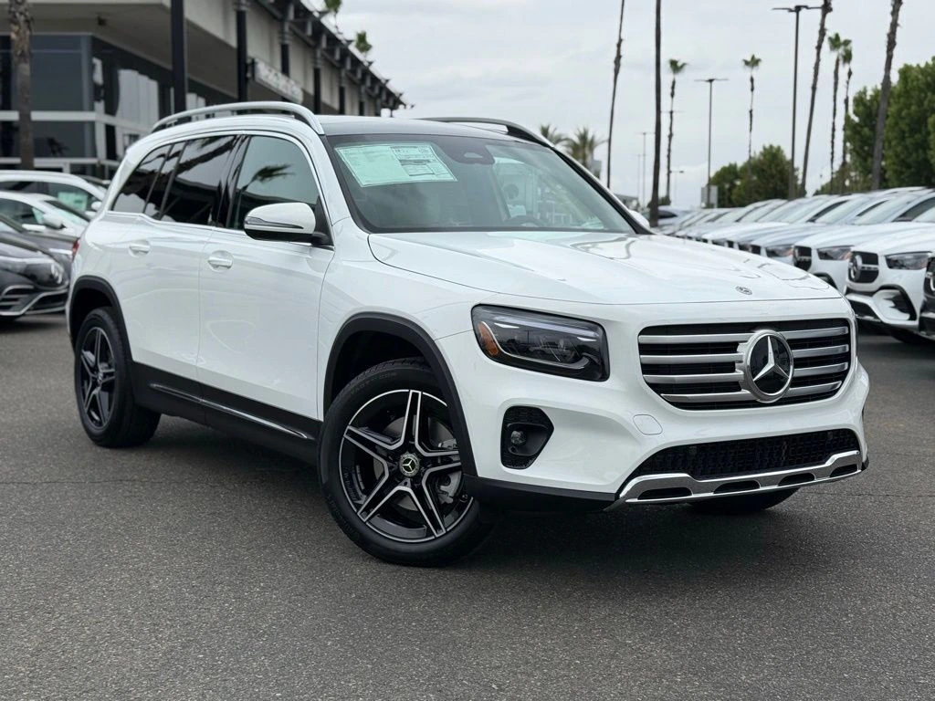 2026 Mercedes-Benz GLB GLB 250's photo