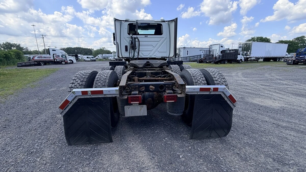 2018 International LT in Syracuse, NY — photo 5