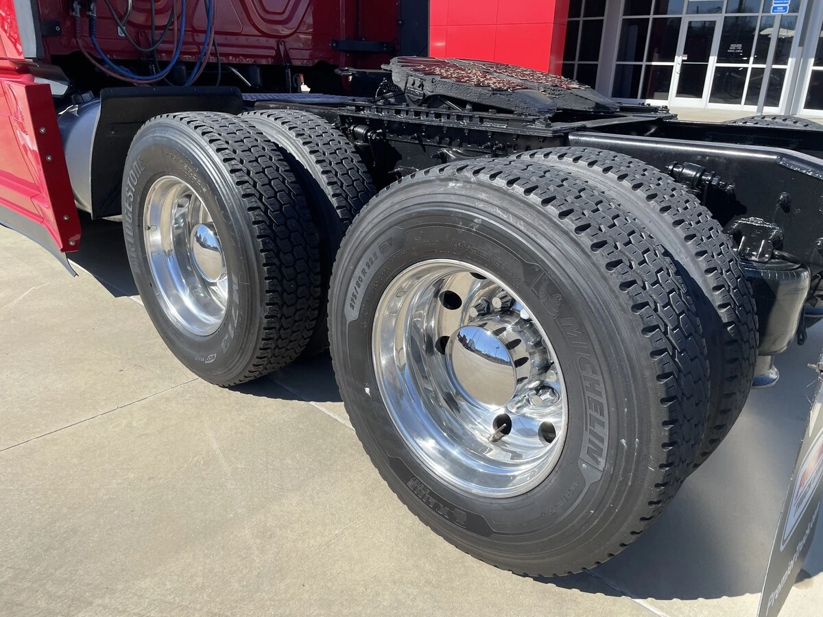 2021 Freightliner Cascadia - image 12