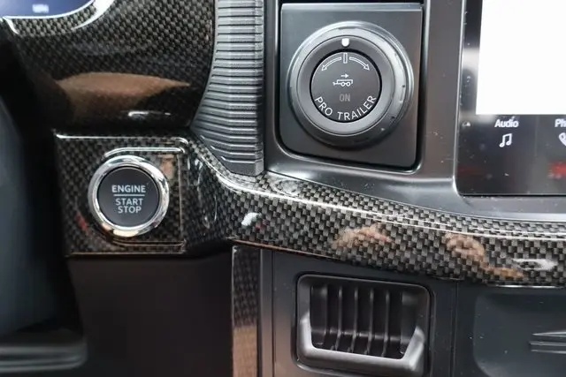 2025 Ford F-150 Lariat photo 33